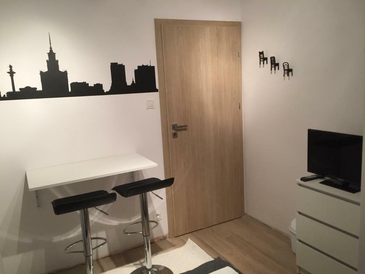 6 Cities Rooms Varsovia Exterior foto